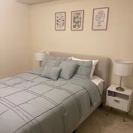 Lalas House- 1Br With Free Parking, Pool And Sauna
